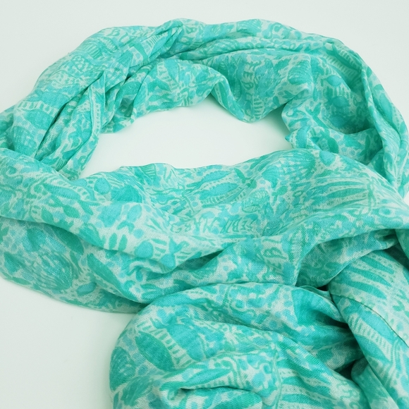 Lilly Pulitzer Sheer Fish Tassel Wrap Scarf - Picture 2 of 5